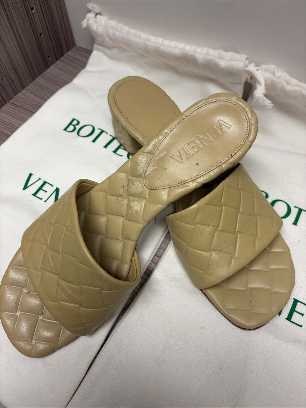 Bottega Veneta Amy Sandal Beige Quilted Leather comes with box & dust bags